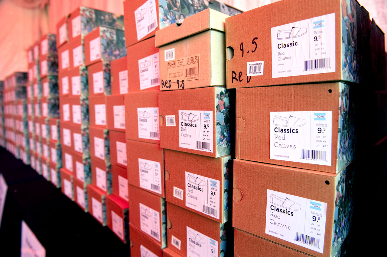 How Do You Order 600 Pairs of Shoes When You Only Know 200 Sizes?